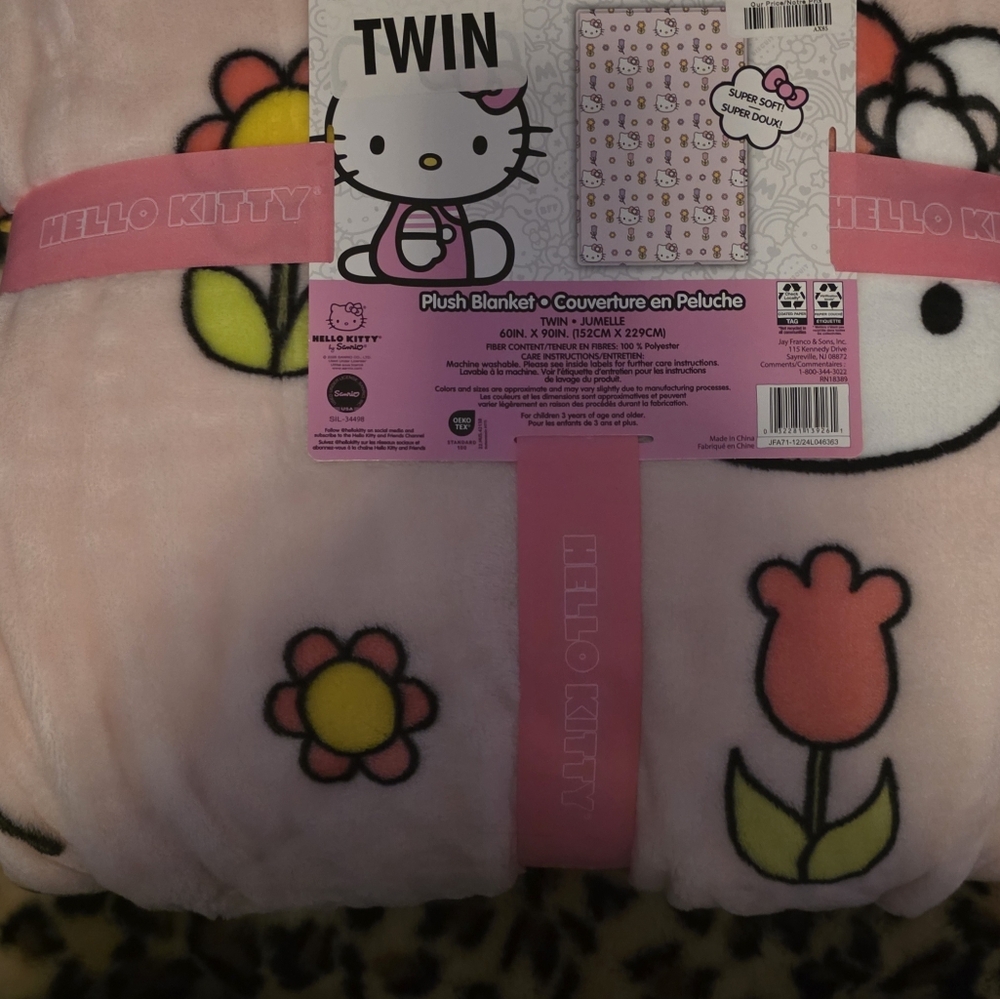 Hello Kitty Pink Floral Plush Blanket